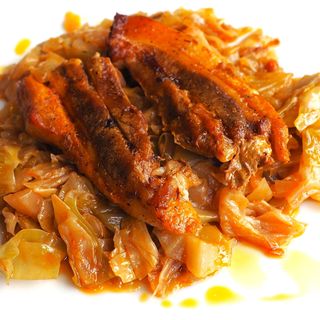 Свинско с кисело зеле на фурна  350 гр.