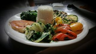 Piatto vegetariano grande