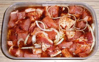 Свинина кусковая в маринаде (1кг)