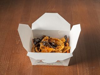 Porc cu urechi de lemn