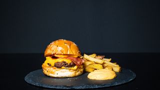 Meniu Cheesy burger simplu