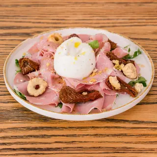 Burrata mortadella e taralli