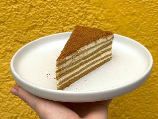 Honey Cake (200g)