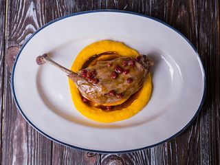 Качина ніжка з пюре