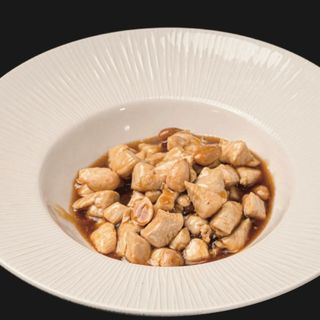 183. Pollo con mandorle