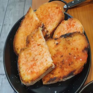 Pan De Payés Con Tomate