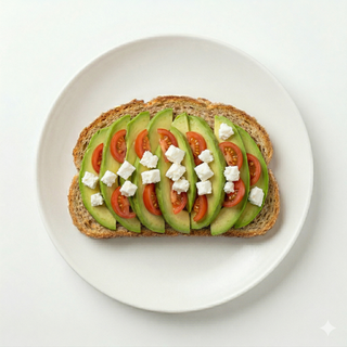 Tostada Integral De Aguacate Con Queso Fresco Y Tomates