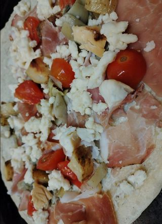 Piadina con crudo siciliano e ragusano