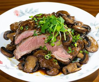 Kaczka z grzybami 350g