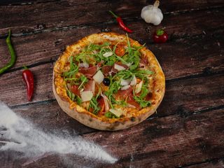 Pizza Prosciutto + Coca-Cola