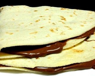Piadina o focaccia dolce alla Nutella