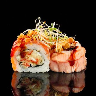 Uramaki salmón parrillado