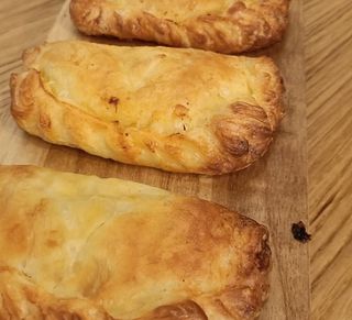 Empanada de atún (1 ud.)