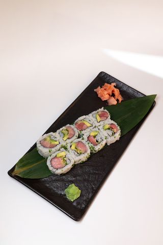 Uramaki Tuna roll 8 komada