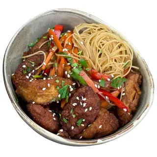 Noodles cu pui crispy picant