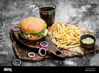 Menú Hamburguesa De Pollo Y Huevo