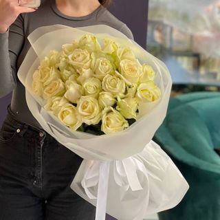 25 білих троянд  