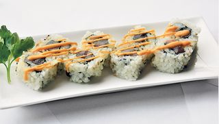 304. Uramaki spicy tuna 