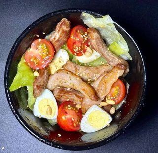 Салат Айсберг зі Свининою (170г)