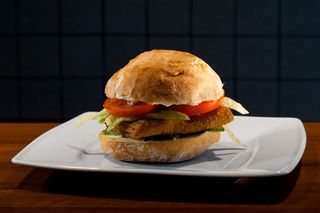 Bułka z serem smażonym