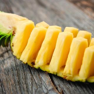 381. ananas barchetta 