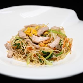 211. Spaghetti di riso con manzo 