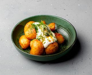 Cartofi prăjiți cu smântână și mărar