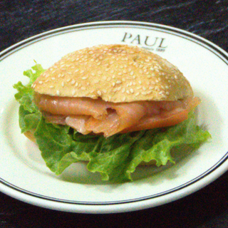 მინი როლი შებოლილი ორაგულით 