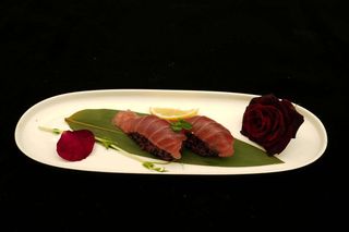 41. Nigiri black tonno - 2 pezzi