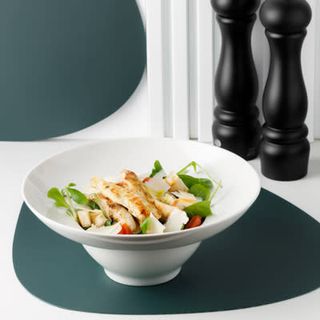 Salată Caesar cu file de pui