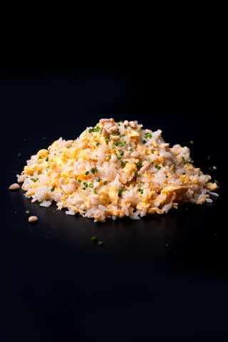 Arroz Con Huevo Y Piñones