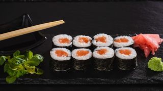 Salmon maki