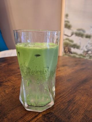 Матча с кокосова вода