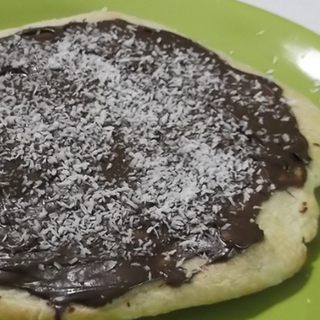 Pizza con Nutella e cocco