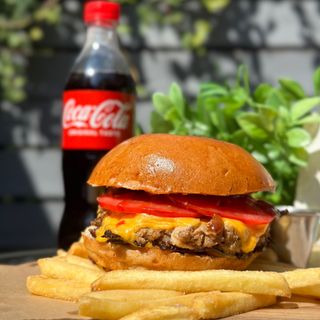 Бурбон бургер(370грам) + картопля фрі + напій (Coca-cola, Fanta або Sprite)
