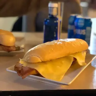 Perrito con Bacon y Queso
