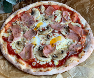 Pizza Prosciutto E Funghi