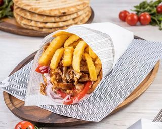 Giros pita sa svinjskim  mesom