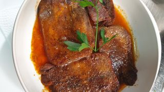 Телешки език в масло и червен пипер (300г)