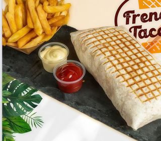 Taco De Ternera Picada  con patatas fritas