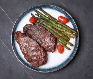 Սթեյք ծնեբեկով