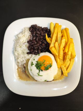 Hambúrguer Gourmet de Novilho com Molho à Alentejana