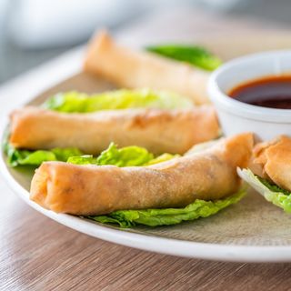 Rollitos Vietnamitas de Cazón en Adobo