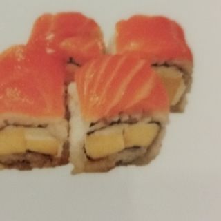 77. Uramaki De Mango Fresh Shake Roll (4 Uds.)