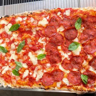 Familiar A Tu Gusto 3 personas  (60 Cm. X 40 Cm.)