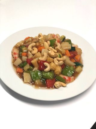 Gambas de soja salteado con anacardos. vegano