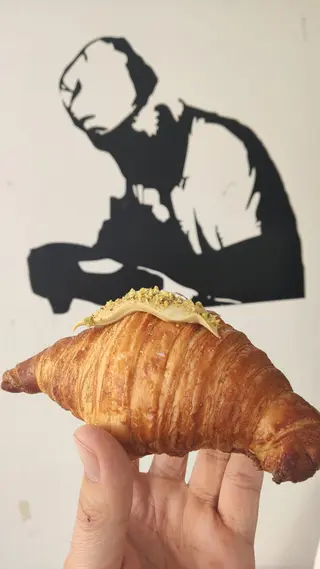 Croissant Mantequilla Relleno Pistacho