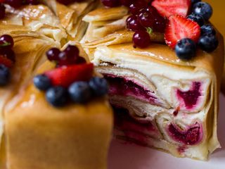 Crepes чіз  з вишневим компоті (торт)