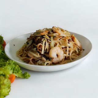 Spaghetti udon con frutti di mare 海鲜乌冬面