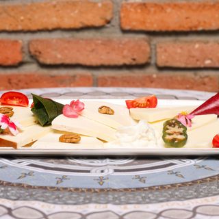 ქართული ყველის ასორტი